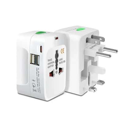adaptador universal viajero con usb-c | loguideas merchandising Adaptador Universal Viajero con USB-C